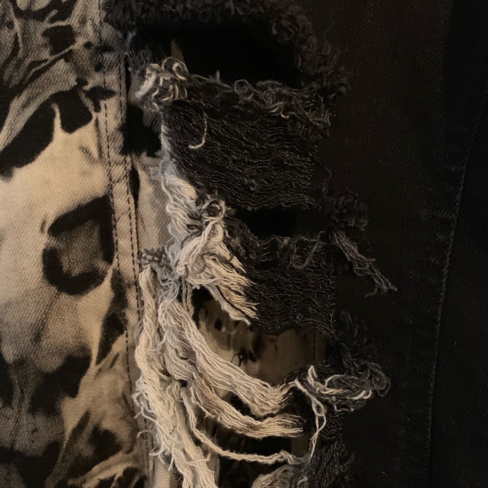 Blazer - Picture 8 of 8